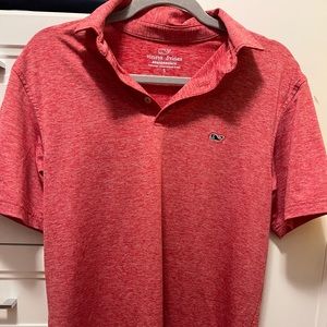 Vineyard Vines men’s performance collared shirt.